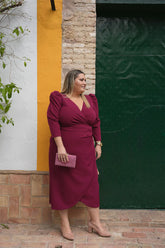 Vestido FATIMA de color cereza para chicas de tallas grandes, elegante de la marca CORINTIA