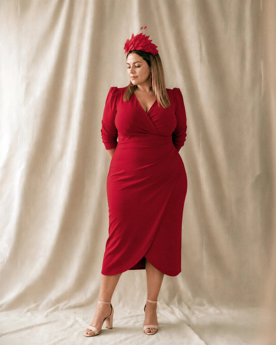 Vestido rojo talla grande de manga abullonada y escote cruzado en V
