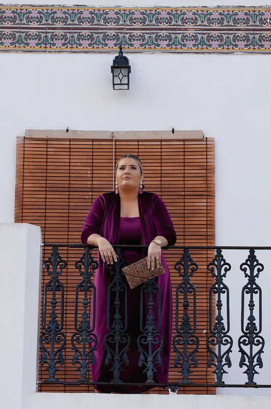 capa bugavilla con el vestido de talla grande mercedes a juego