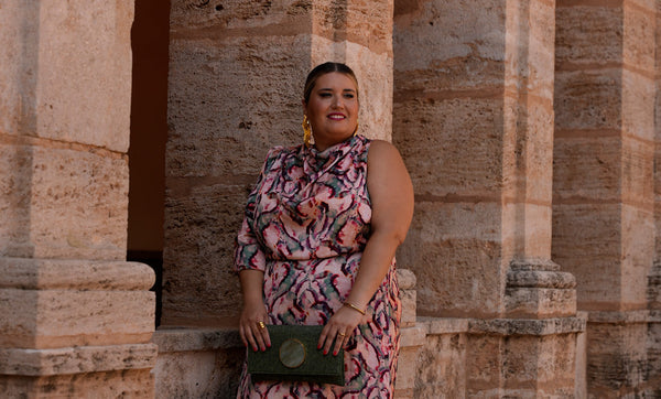 Guía definitiva de vestidos de invitada de boda de talla grande