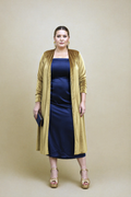 Chaqueta de terciopelo aceite para invitada talla grande, look completo