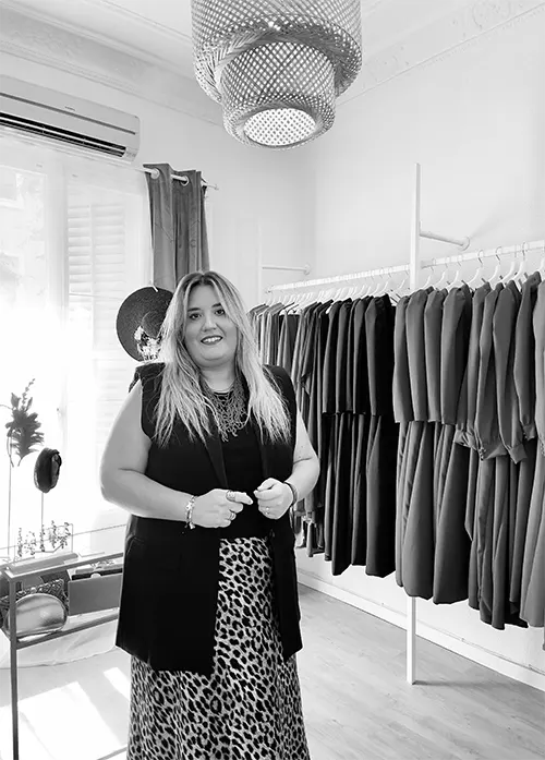 Elia Cánoves en el showroom de Corintia en Valencia.