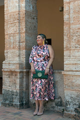 vestido de mujer en talla grande estampado en color rosa y verde en tejido de saten  