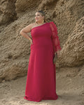 Vestido largo rojo talla grande de un hombro, manga de tul, fondo de acantilado